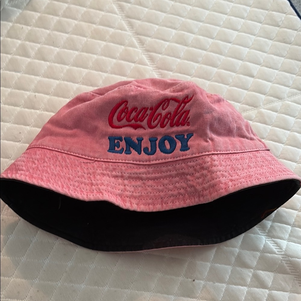 Vintage Coca-Cola Bucket Hat 🩷